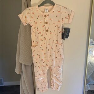 NWT Kids Floral Footie - Peach